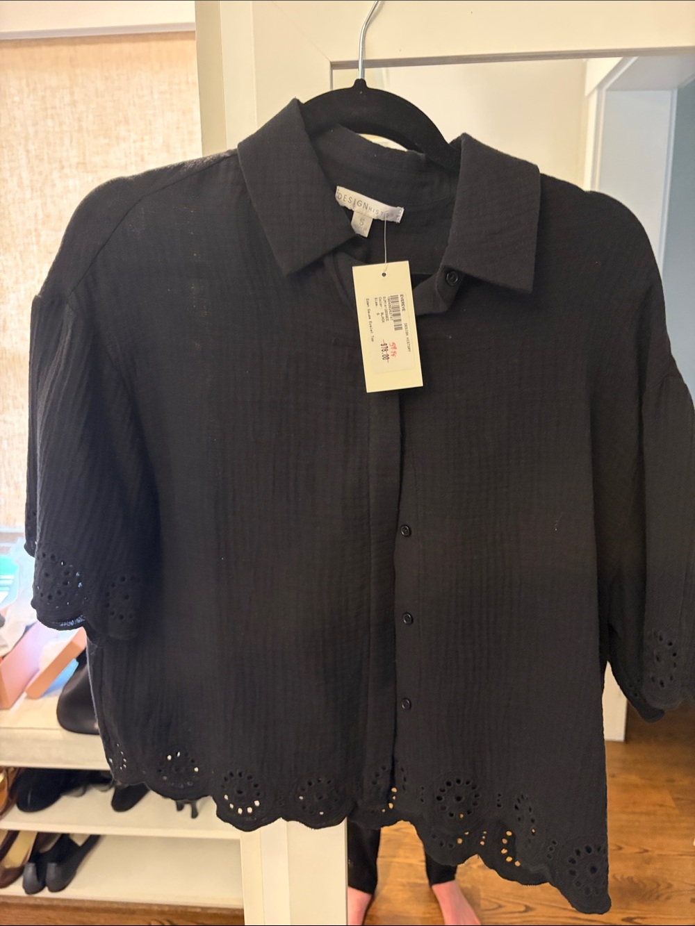 Design history Lightweight Black Button-Front Eyelet Hem Shirt